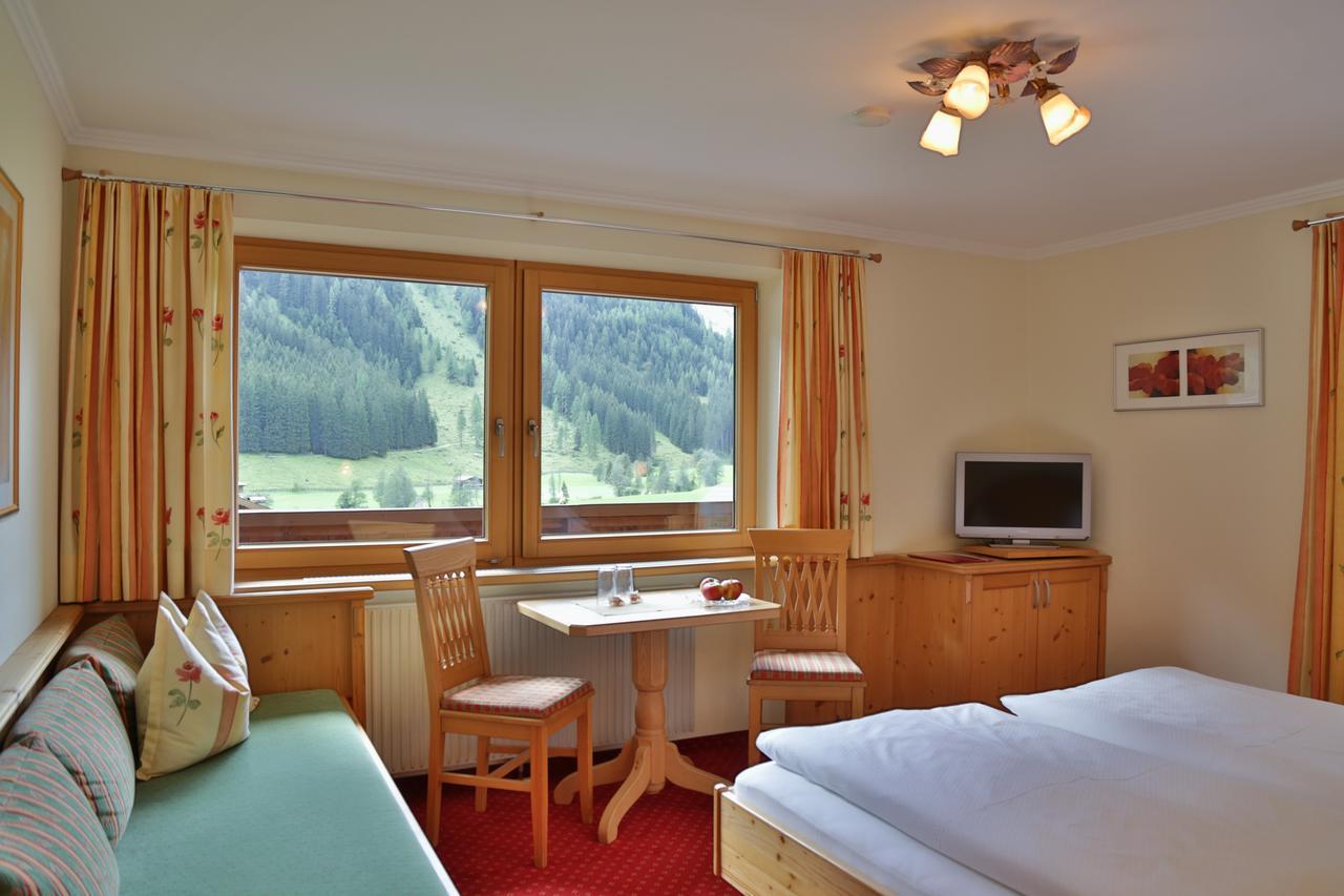 Haus Waldheim Bed and Breakfast Tux Buitenkant foto