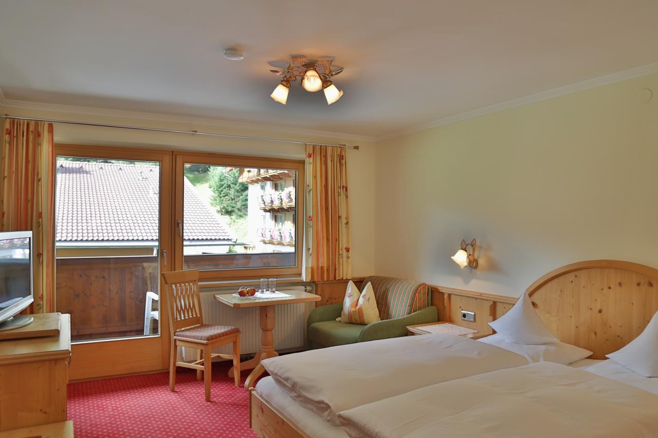 Haus Waldheim Bed and Breakfast Tux Buitenkant foto