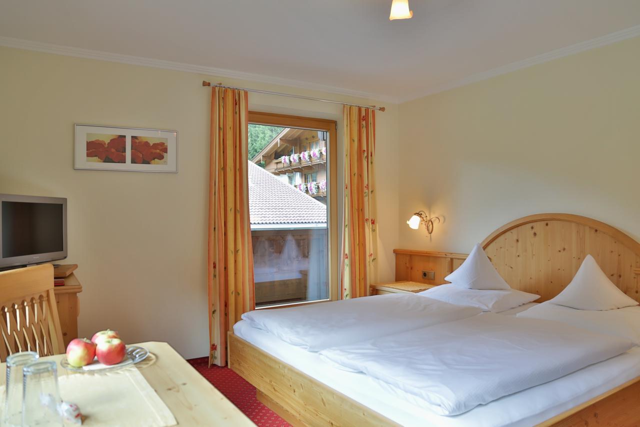 Haus Waldheim Bed and Breakfast Tux Buitenkant foto