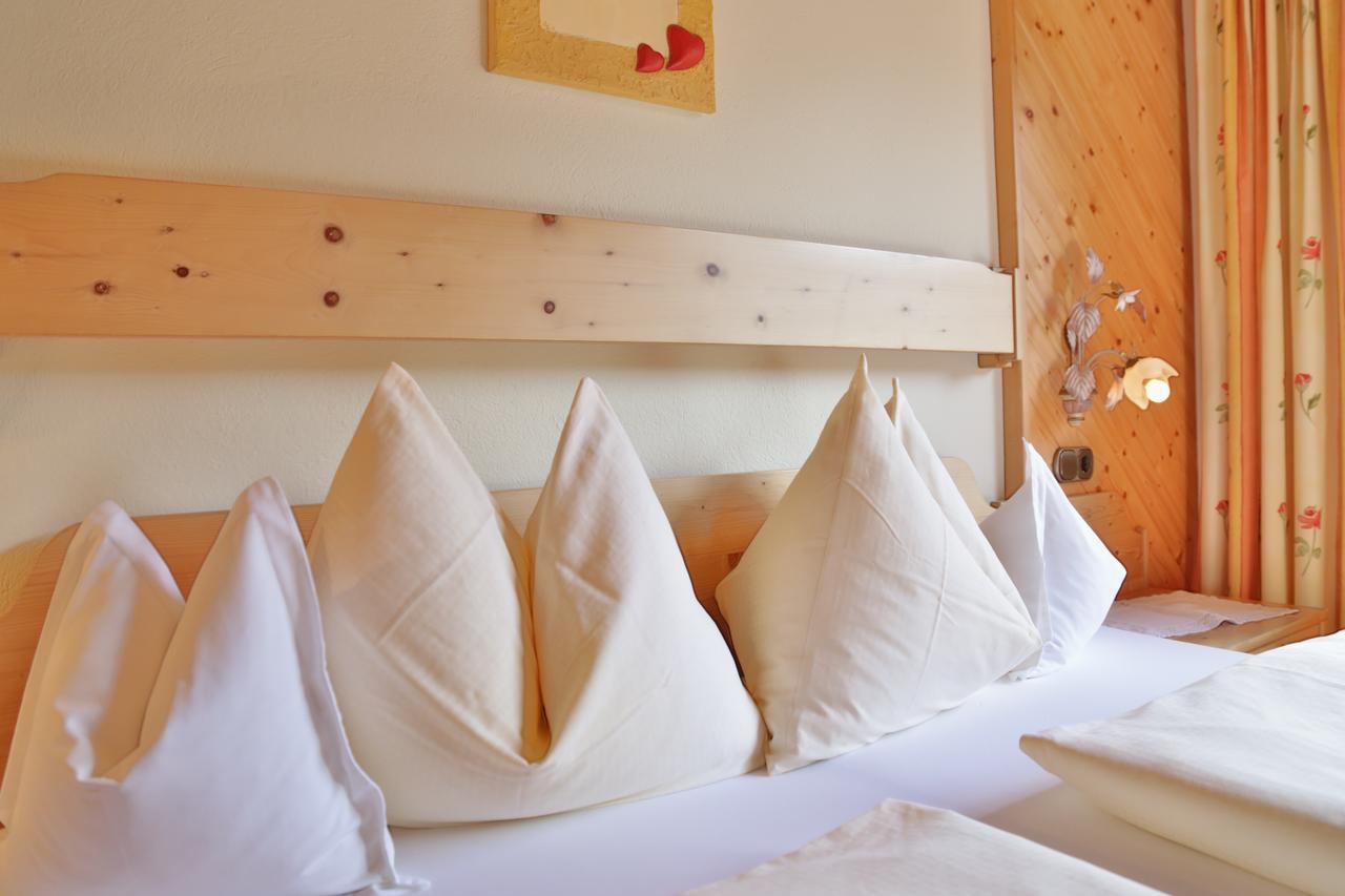 Haus Waldheim Bed and Breakfast Tux Buitenkant foto