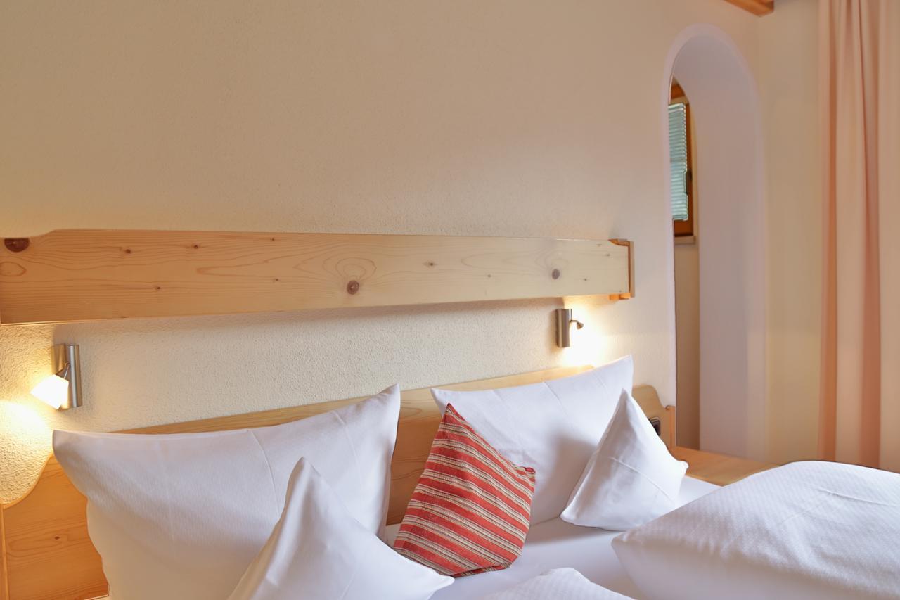 Haus Waldheim Bed and Breakfast Tux Buitenkant foto